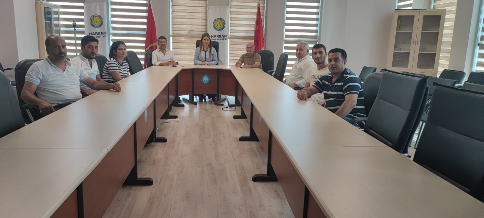 FAKÜLTE YÖNETİMİMİZ SÜREKLİ İŞÇİ VE DESTEK PERSONELİMİZLE DÖNEM SONU DEĞERLENDİRME TOPLANTISINDA BİR ARAYA GELDİ