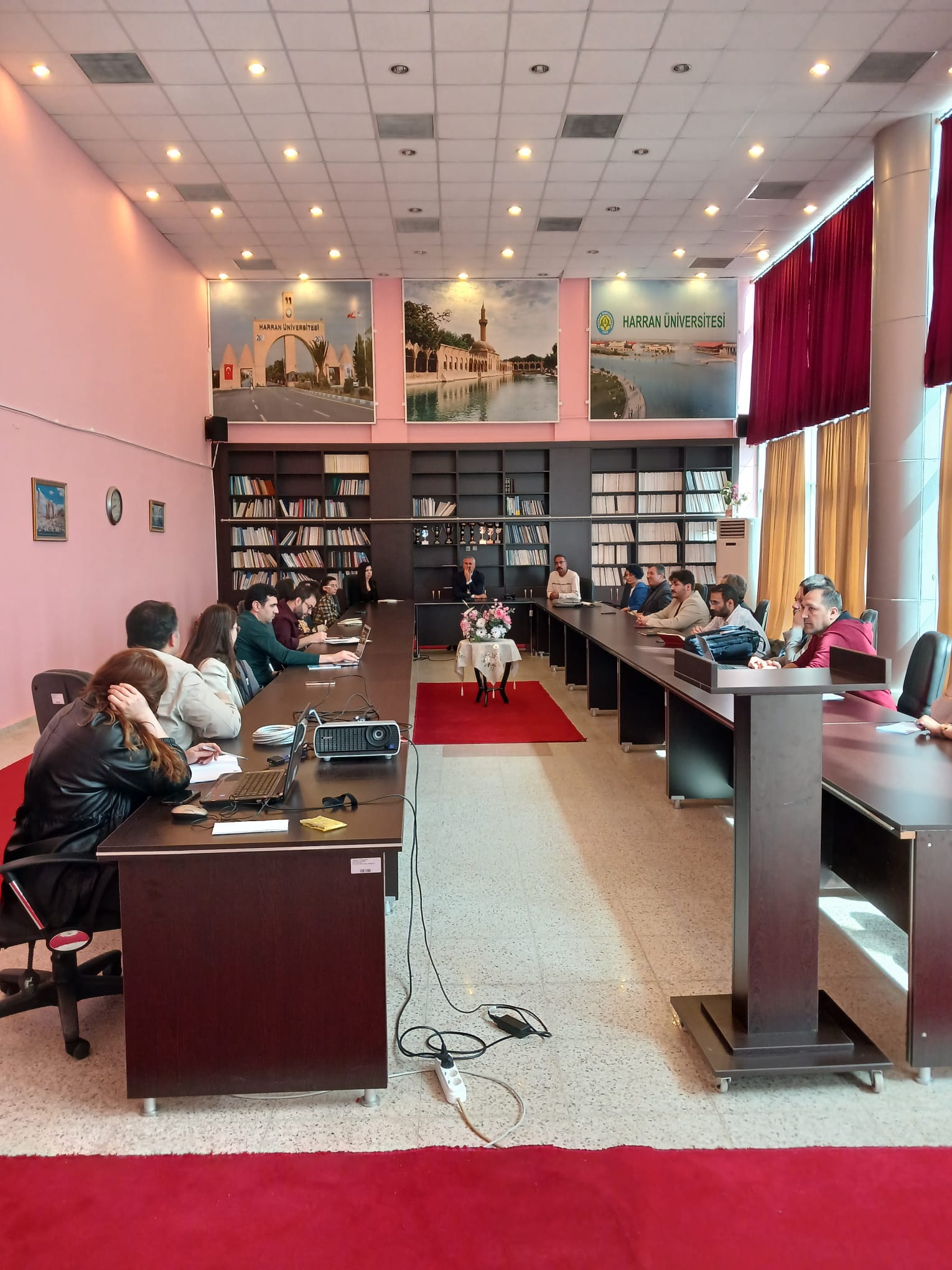 Fakültemiz Bölümlerinin Web Sayfalarının Güncellenmesi ile İlgili Toplantı Yapıldı.