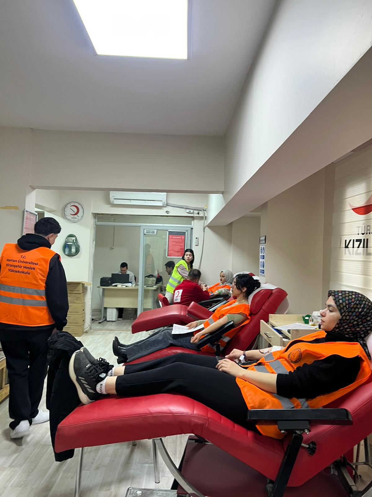 Viranşehir MYO Muhasebe Bölümü 2. Sınıf Öğrencilerinden Örnek Toplumsal Dayanışma