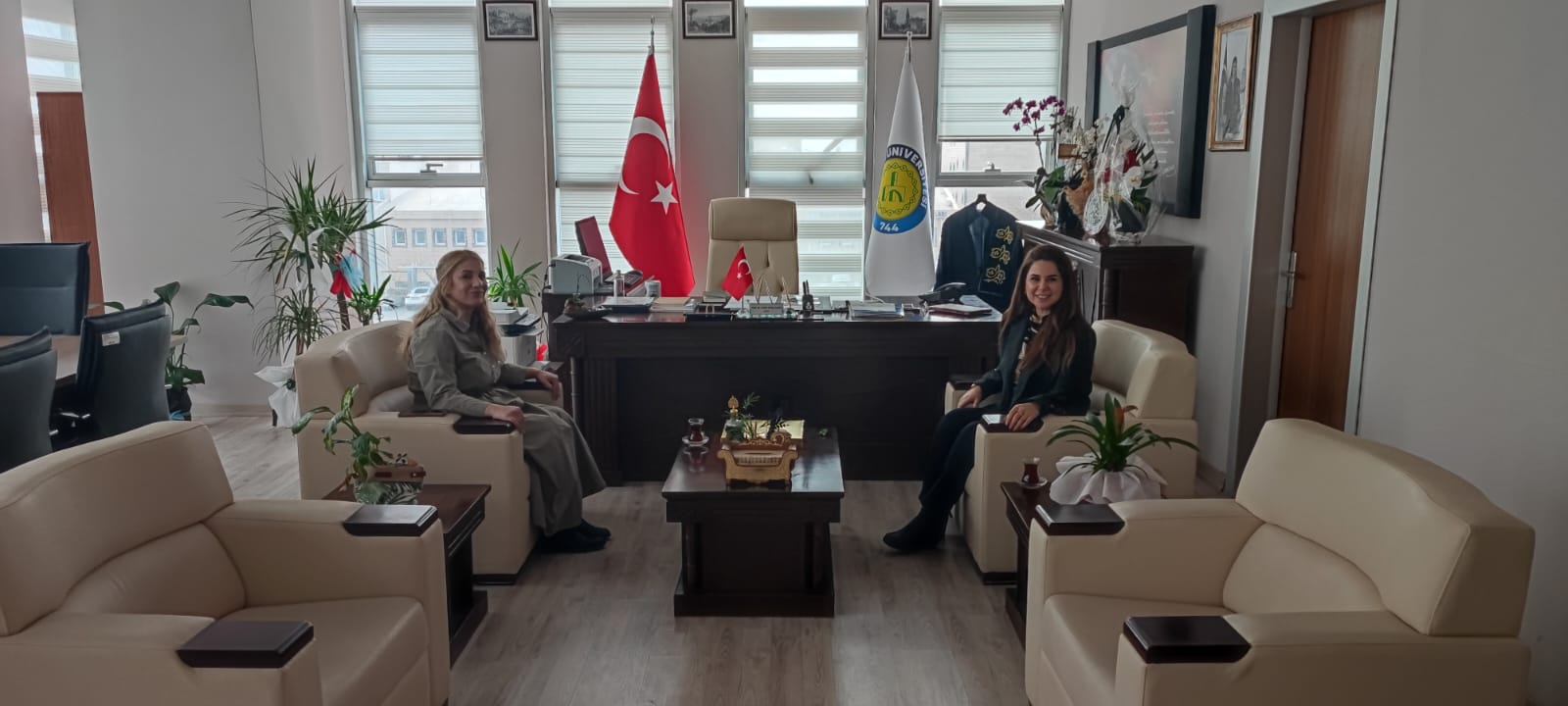 GÜZEL SANATLAR FAKÜLTESİ DEKANI PROF. DR. YELİZ SELVİ’DEN FAKÜLTEMİZ DEKANLIĞINA ZİYARET