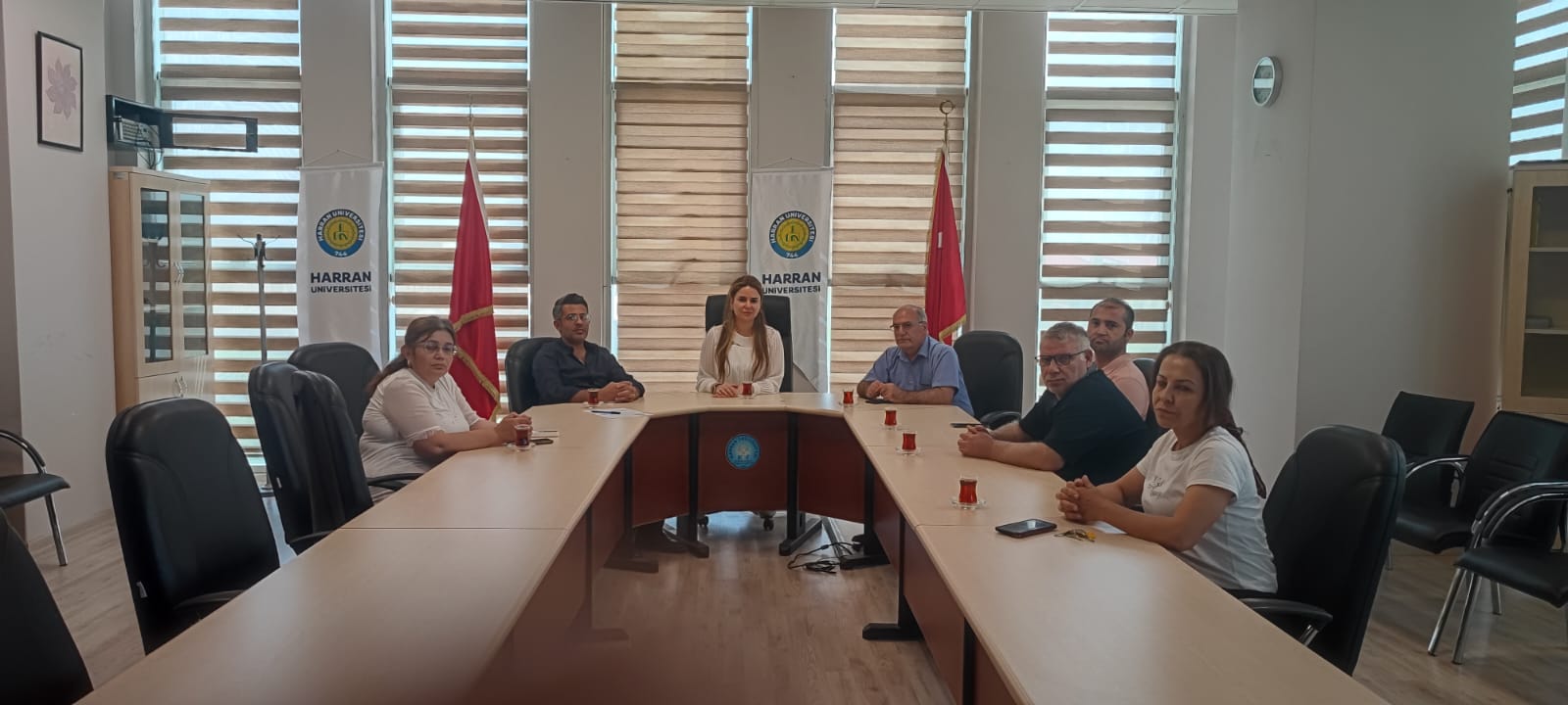 FAKÜLTE YÖNETİMİMİZ İDARİ PERSONELİMİZLE DÖNEM SONU DEĞERLENDİRME TOPLANTISINDA BİR ARAYA GELDİ