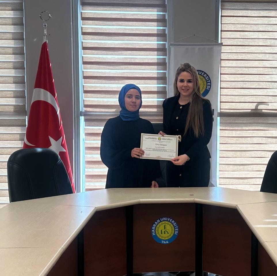 ÜSTÜN BAŞARI GÖSTEREN ÖĞRENCİMİZ RUKİYE DEMİREL'E ONUR BELGESİ TAKDİM EDİLDİ