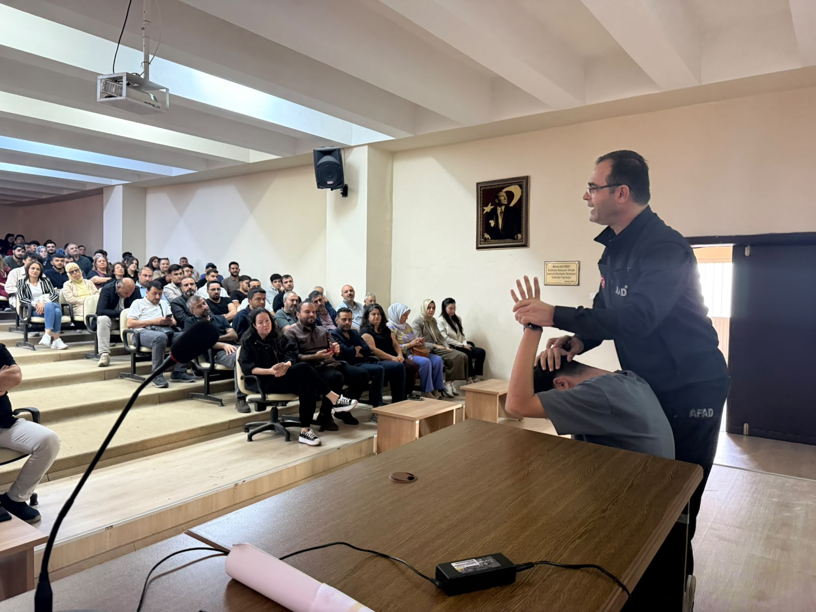 Yüksekokulumuzda Temel Afet Farkındalık Eğitimi Gerçekleştirildi