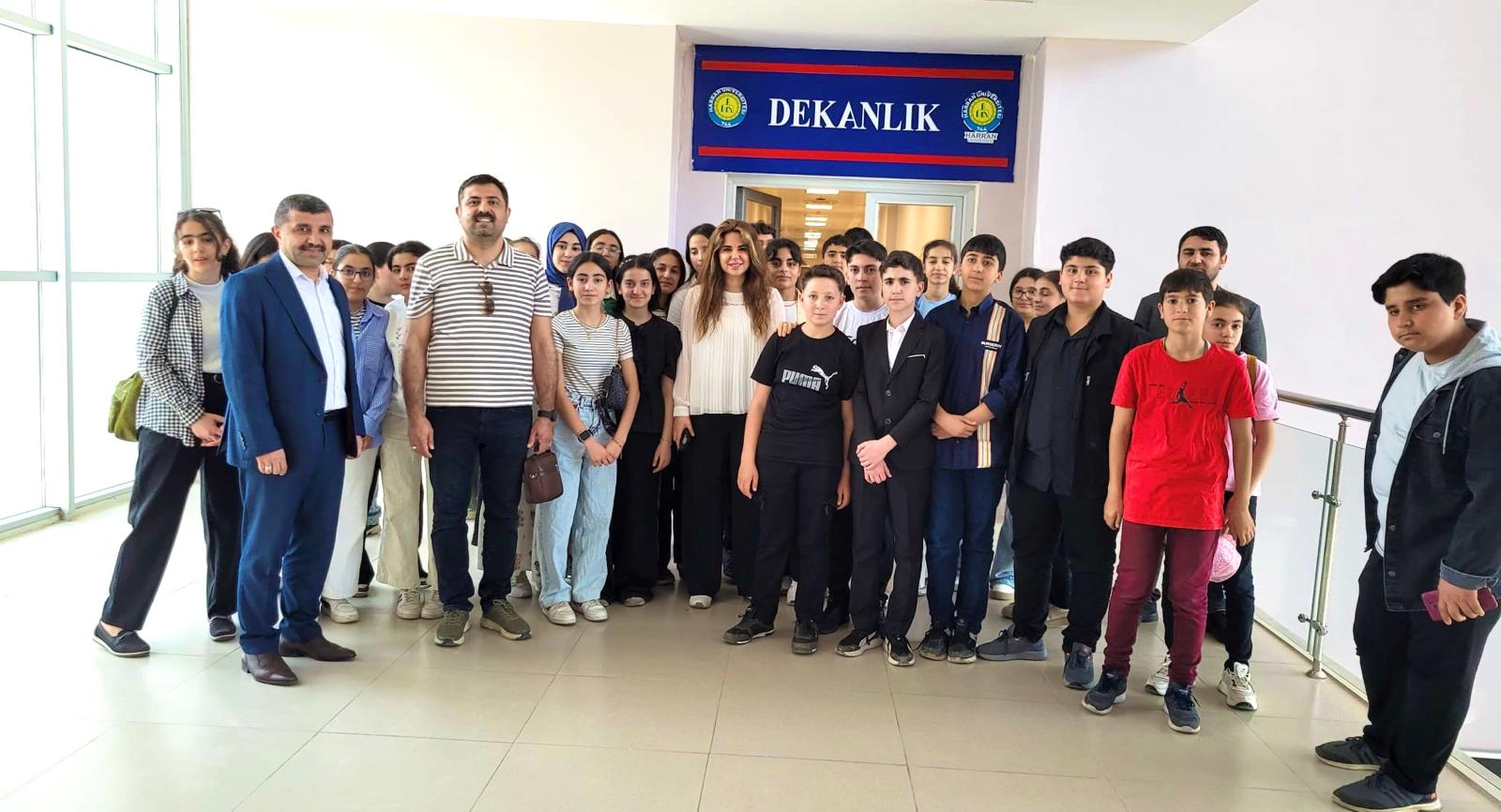 FAKÜLTEMİZ, SİVEREK'TEN GELEN BAŞARILI ÖĞRENCİLERİ AĞIRLADI