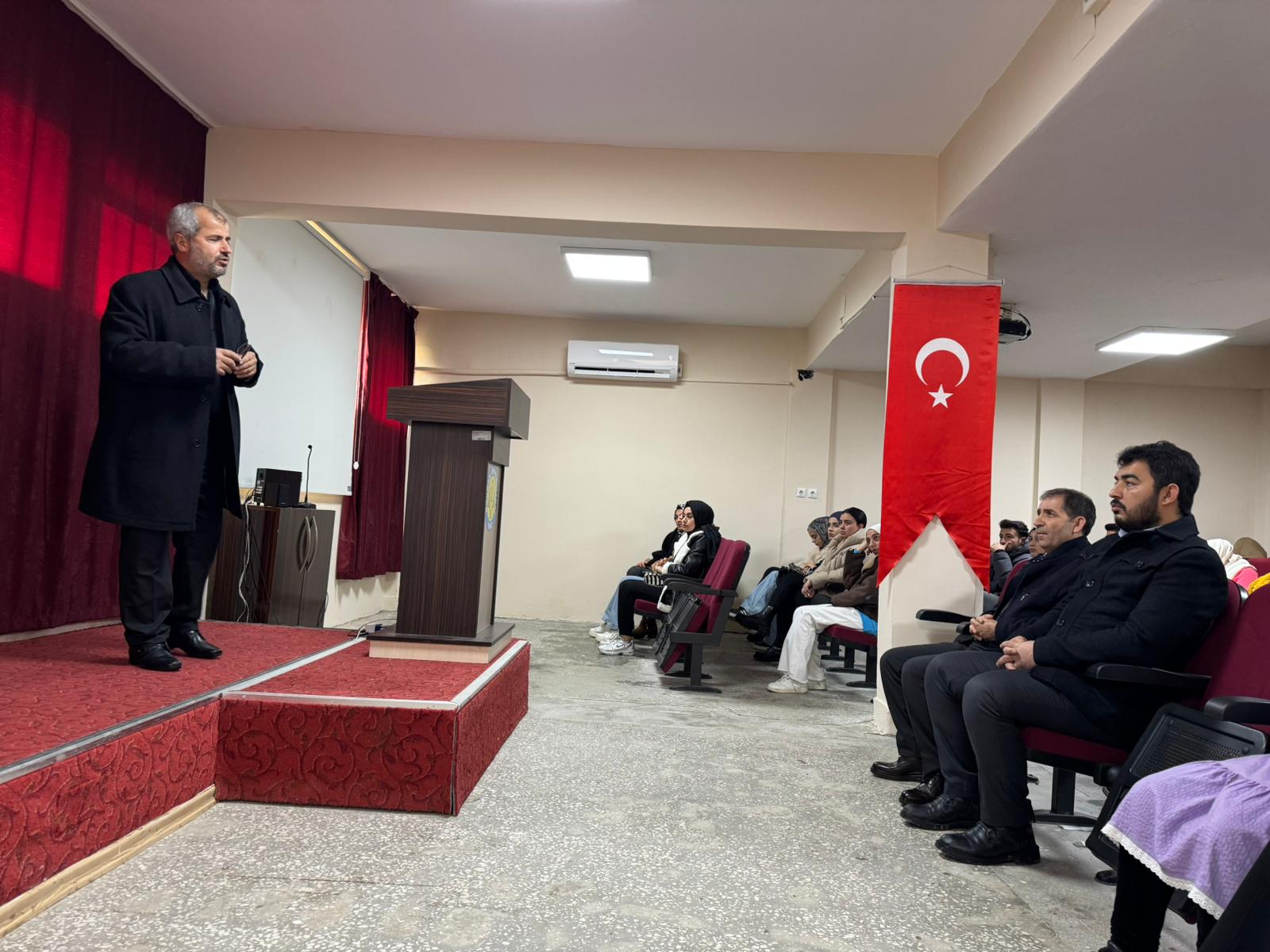 ​Yüksekokulumuzda Eğitimde Moral ve Motivasyon Semineri Gerçekleşti