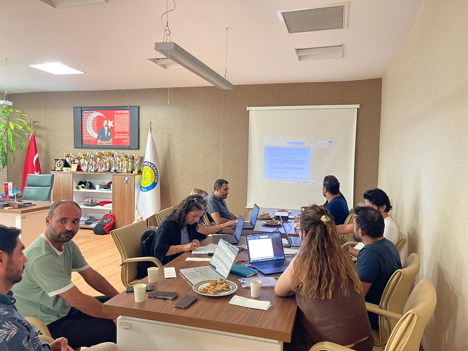 Mehmet Arabacı Beden Eğitimi ve Spor Yüksekokulu Akreditasyon başvuru süreci değerlendirme toplantısı düzenlendi