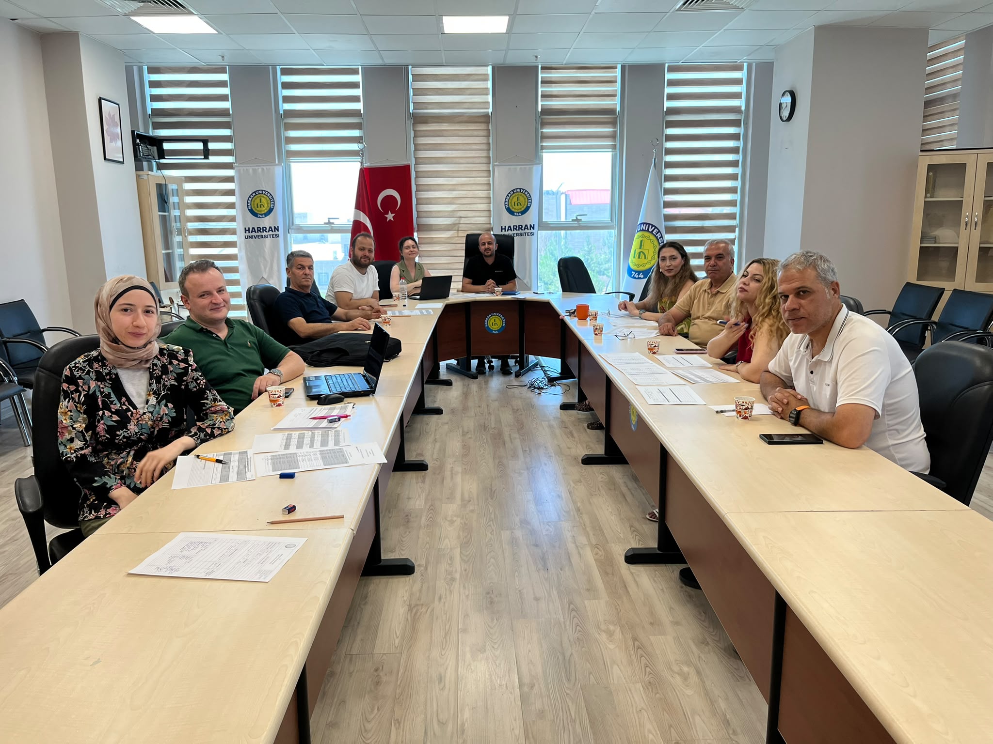 2026-2027 GÜZ DÖNEMİ DERS PROGRAMLARI HAZIRLIĞI KAPSAMINDA EĞİTİM KOMİSYONU TOPLANTISI YAPILDI