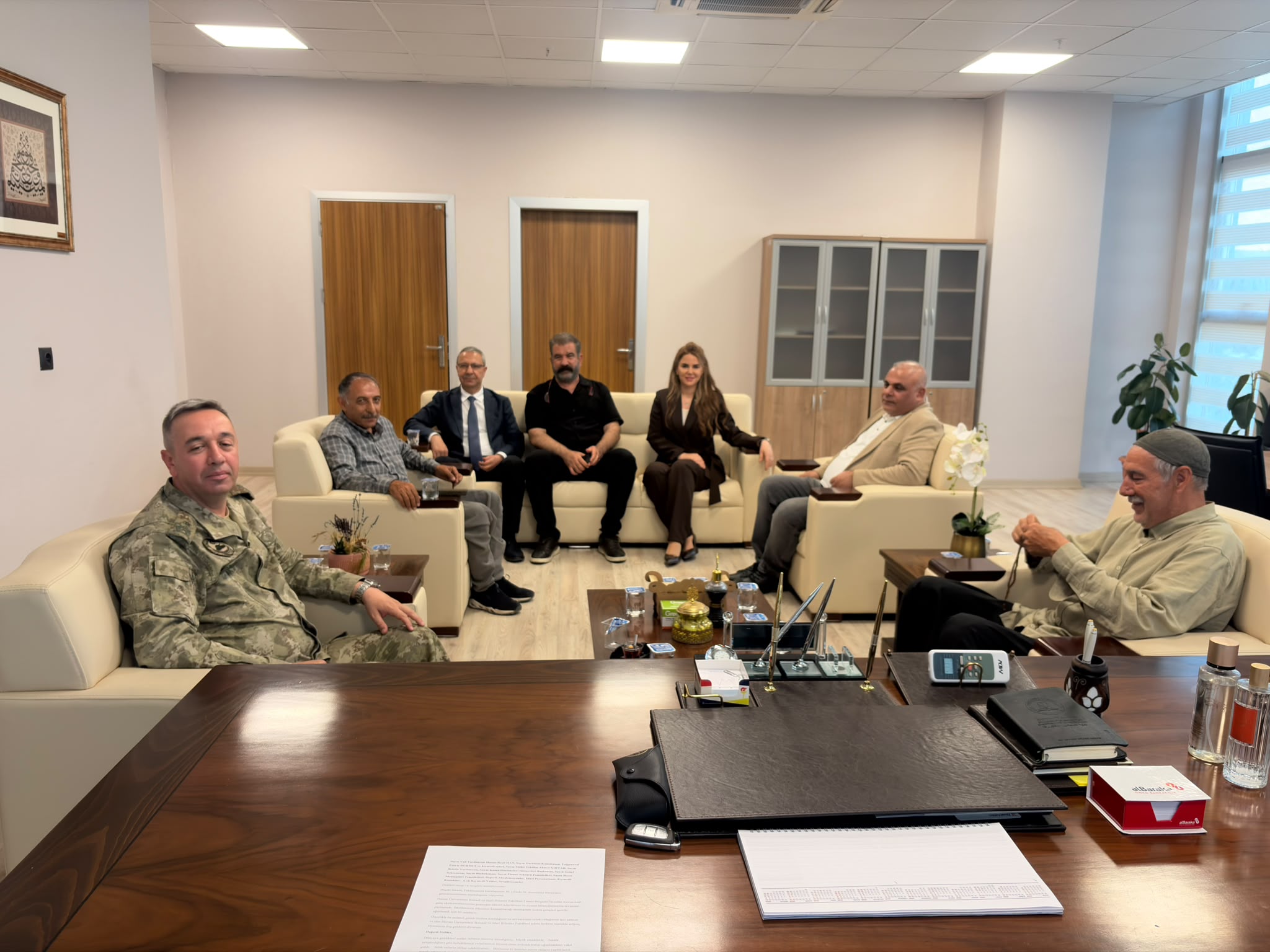 GARNİZON KOMUTANI TUĞGENERAL ÜZEYİR DURMUŞ VE TBMM 20.-21. DÖNEM MİLLETVEKİLİ SAYIN AHMET KIRVAR'DAN MEZUNİYET TÖRENİ ÖNCESİNDE FAKÜLTEMİZ DEKANLIĞINA ZİYARET
