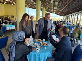 Üniversitemizde İhtiyaç Sahibi Öğrenciler Yararına Geleneksel Kahvaltı Programı Düzenlendi
