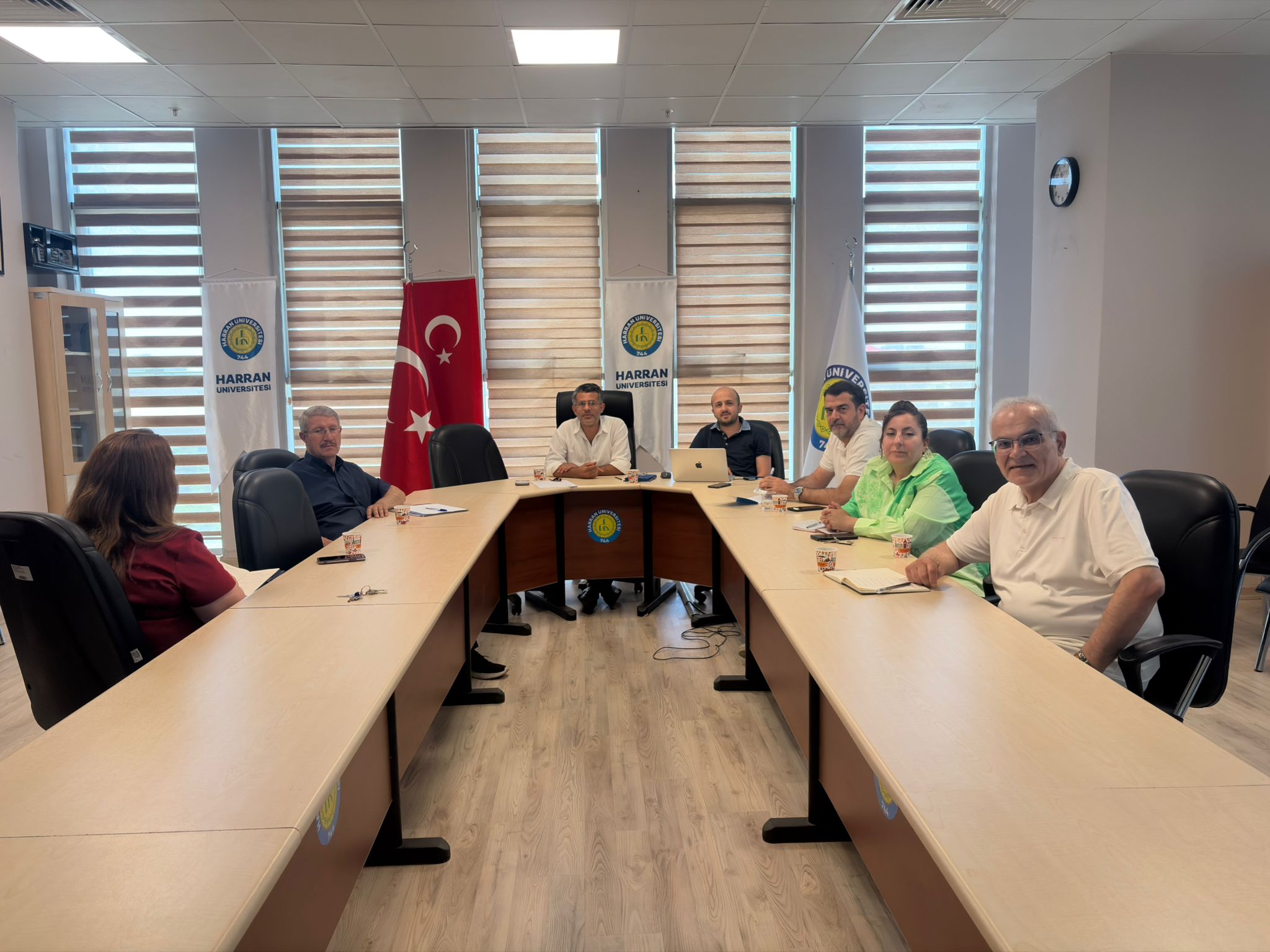 FAKÜLTEMİZ BİRİM STAJ UYGULAMA ESASLARININ BELİRLENMESİ AMACIYLA FAKÜLTE STAJ KOMİSYONU TOPLANTISI GERÇEKLEŞTİRİLDİ