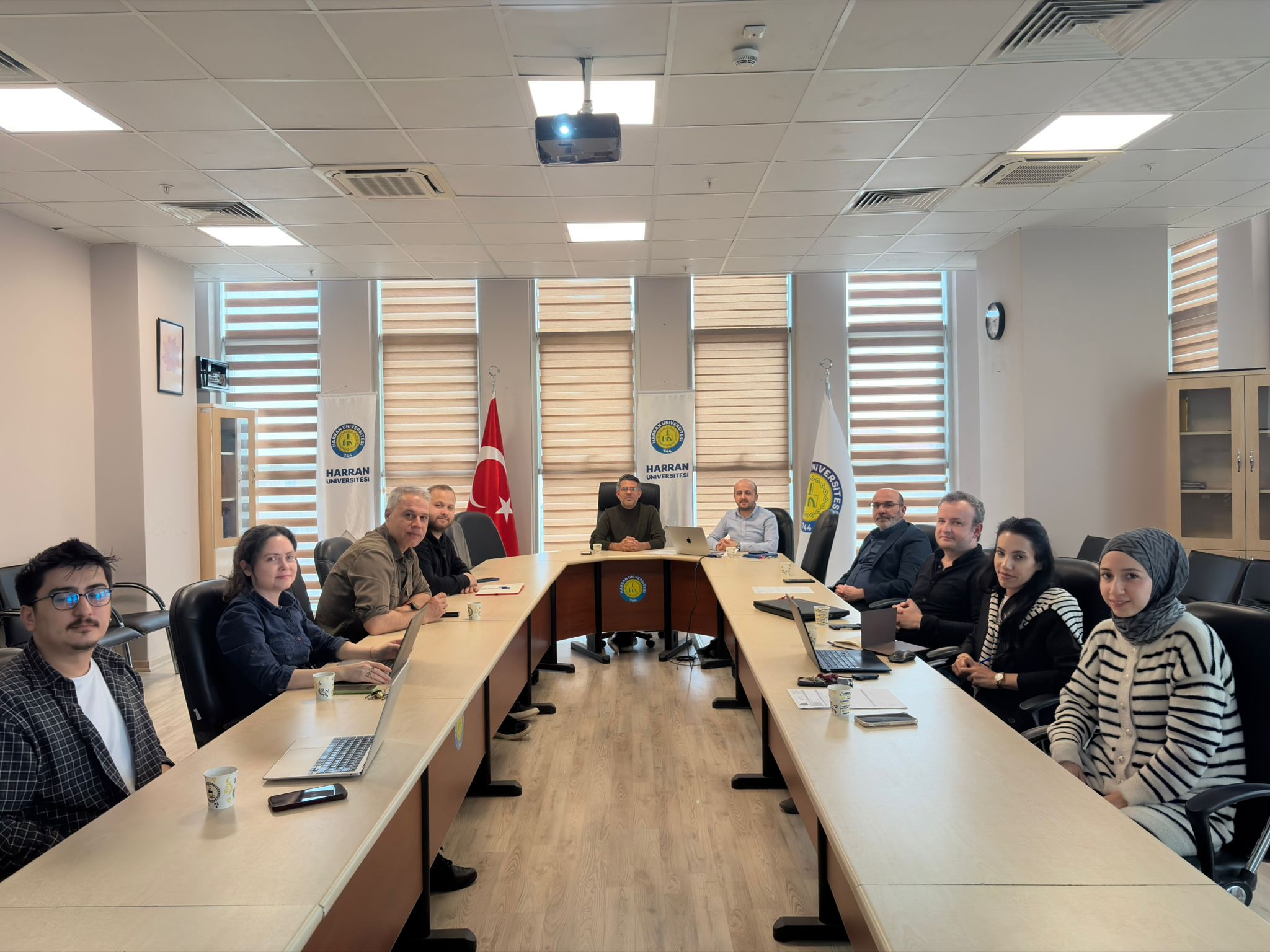 BÖLÜM WEB SİTESİ SORUMLULARIYLA KOORDİNASYON TOPLANTISI GERÇEKLEŞTİRİLDİ