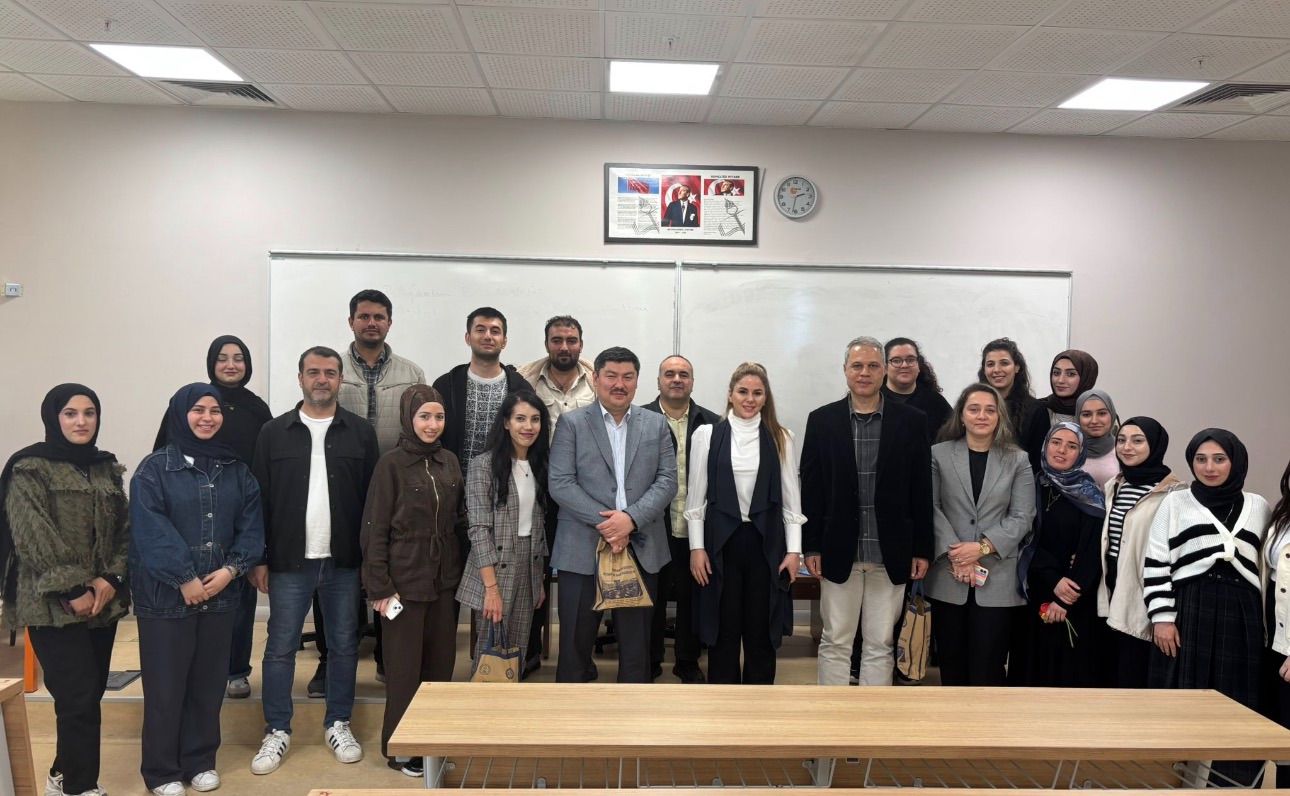 FAKÜLTEMİZDE AKADEMİK SÖYLEŞİ VE TECRÜBE AKTARIMI ETKİNLİKLERİ GERÇEKLEŞTİRİLDİ