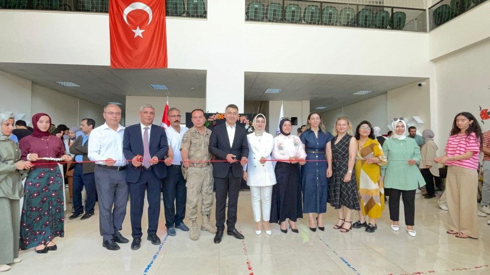 2025–2026 Eğitim-Öğretim Yılı Yıl Sonu Sergisi ve Bitirme Projeleri Ödül Töreni Gerçekleştirildi