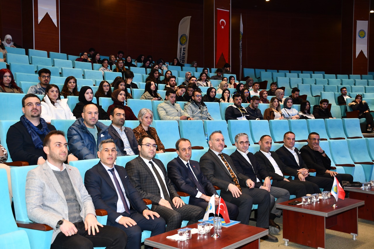 Üniversitemizde Turizm Zirvesi Paneli: Akademi ve Sektör Stratejik İş Birliği