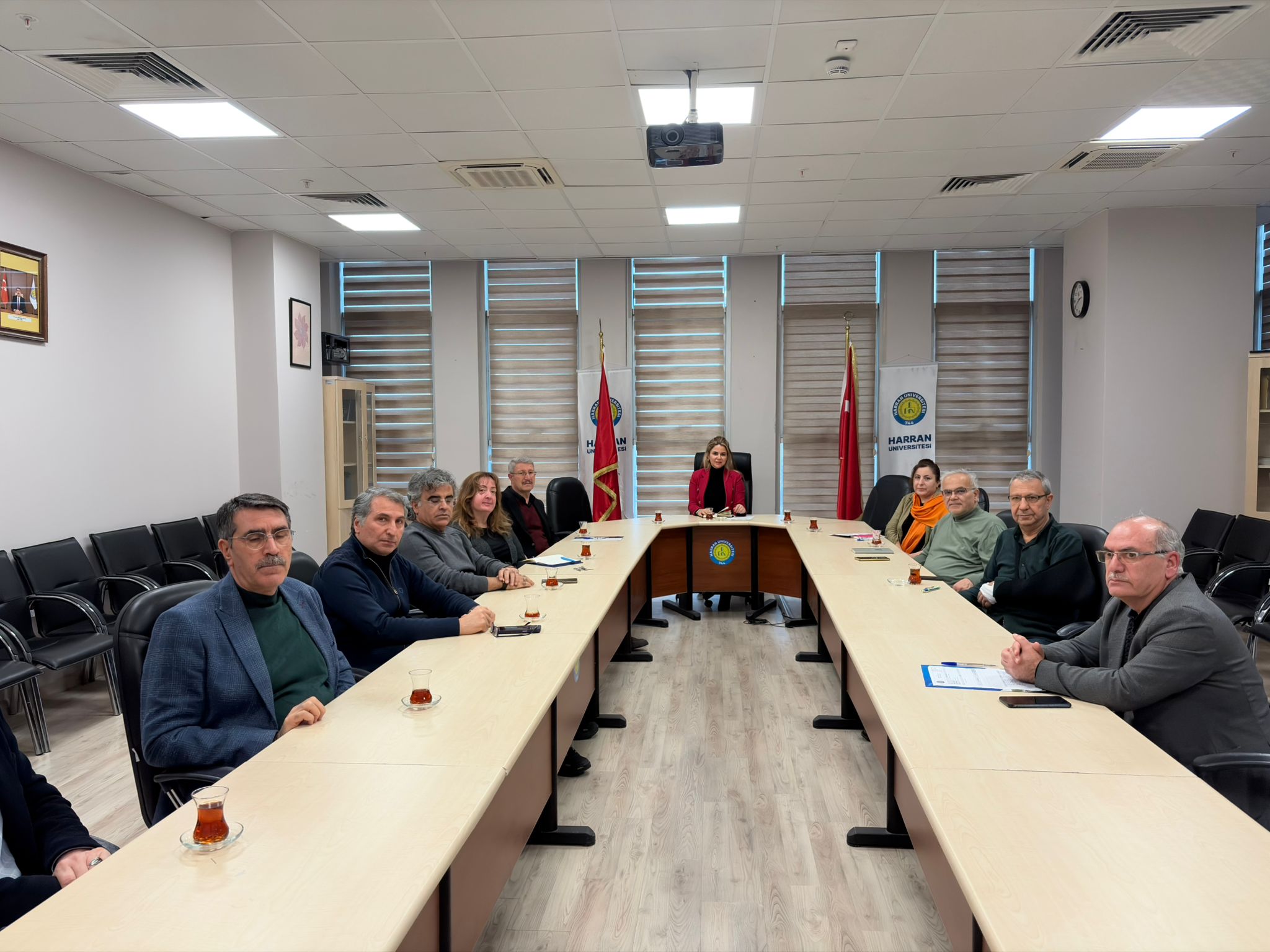 UYGULAMALI EKONOMETRİ ANA BİLİM DALININ AÇILMASI GÜNDEMİYLE FAKÜLTE KURULU TOPLANTISI YAPILDI