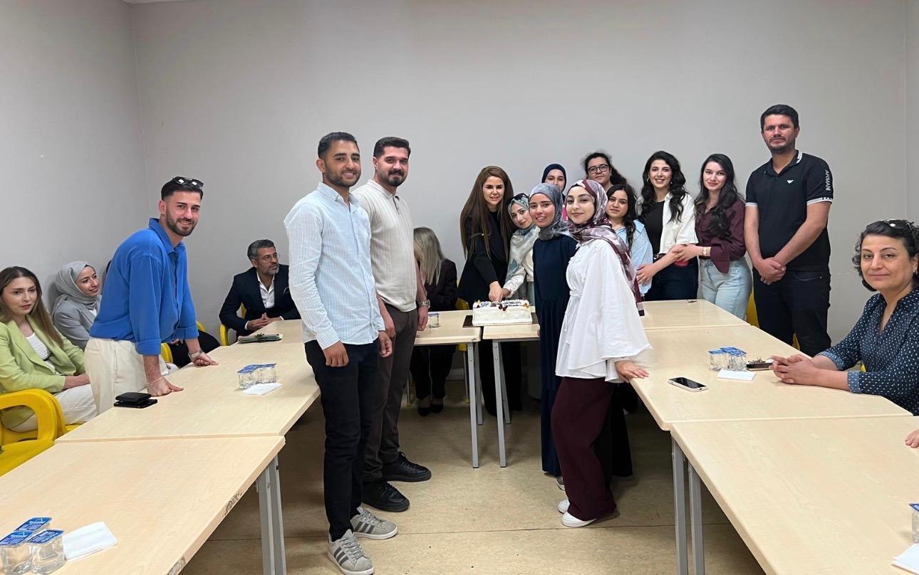 DEKANIMIZIN KATILIMIYLA İKTİSAT BÖLÜMÜ 4. SINIF ÖĞRENCİLERİYLE VEDA ETKİNLİĞİ DÜZENLENDİ