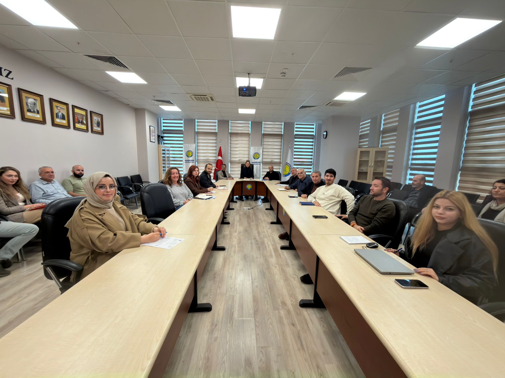 FAKÜLTEMİZ 2025-2026 BAHAR DÖNEMİ VİZE SINAVLARI ÖNCESİNDE SINAV GÜVENLİĞİ TOPLANTISI GERÇEKLEŞTİRİLDİ