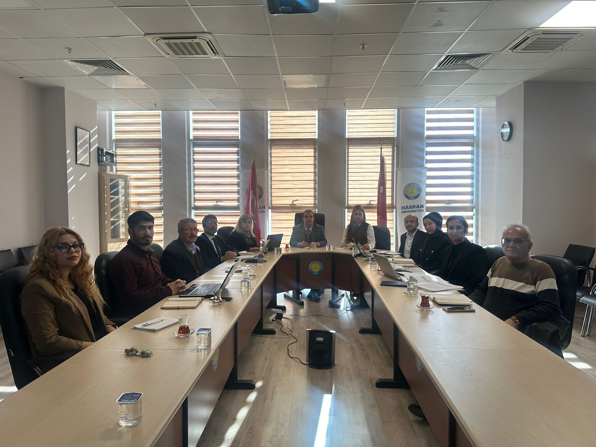 FAKÜLTEMİZ BÖLÜMLERİNİN AKREDİTASYON BAŞVURULARINA YÖNELİK ÖN DEĞERLENDİRME VE MENTÖRLÜK TOPLANTISI GERÇEKLEŞTİRİLDİ