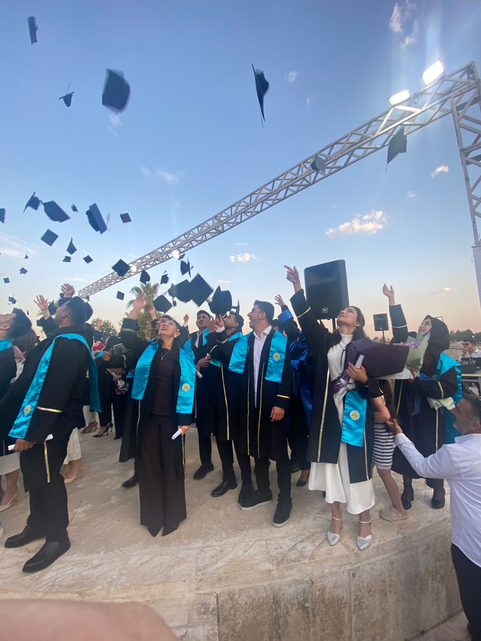 Harran Üniversitesi İşletme Bölümünde Mezuniyet Coşkusu