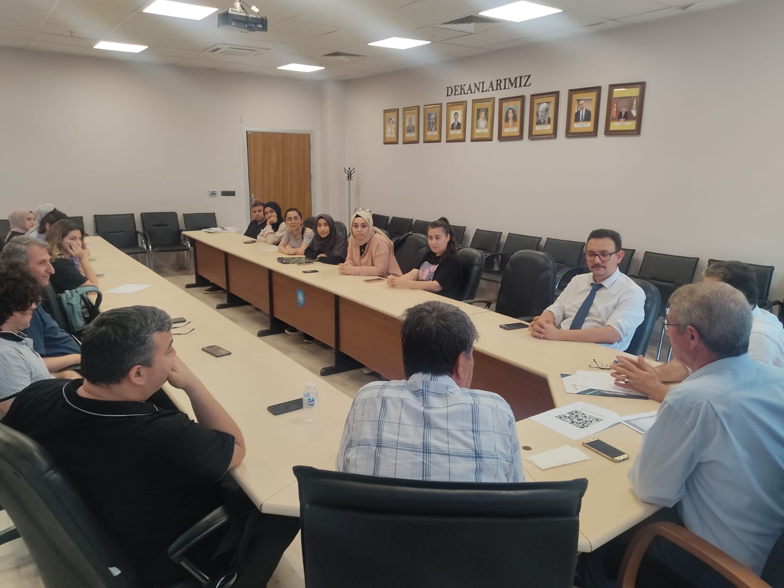 BÖLÜMÜMÜZ, AKREDİTASYON ÇALIŞMALARI KAPSAMINDA MÜFREDAT GÜNCELLEMESİ: İÇ VE DIŞ PAYDAŞLARLA TOPLANTI DÜZENLENDİ