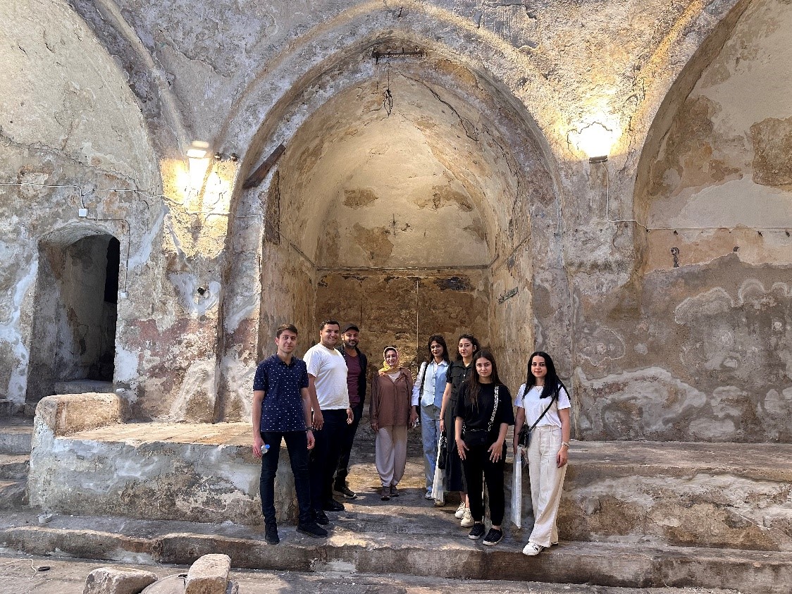 Mimarlık Bölümü Öğrencileri Şanlıurfa'nın Tarihi Kent Dokusunu Yerinde İnceledi