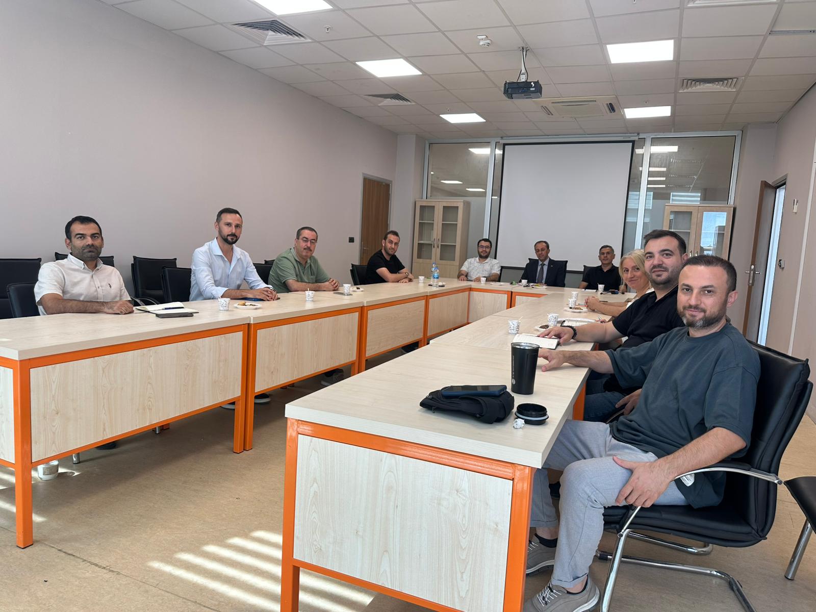 Turizm Fakültemizin 2025-2026  Eğitim-Öğretim  Güz Dönemi Akademik Kurul toplantısı gerçekleştirildi.