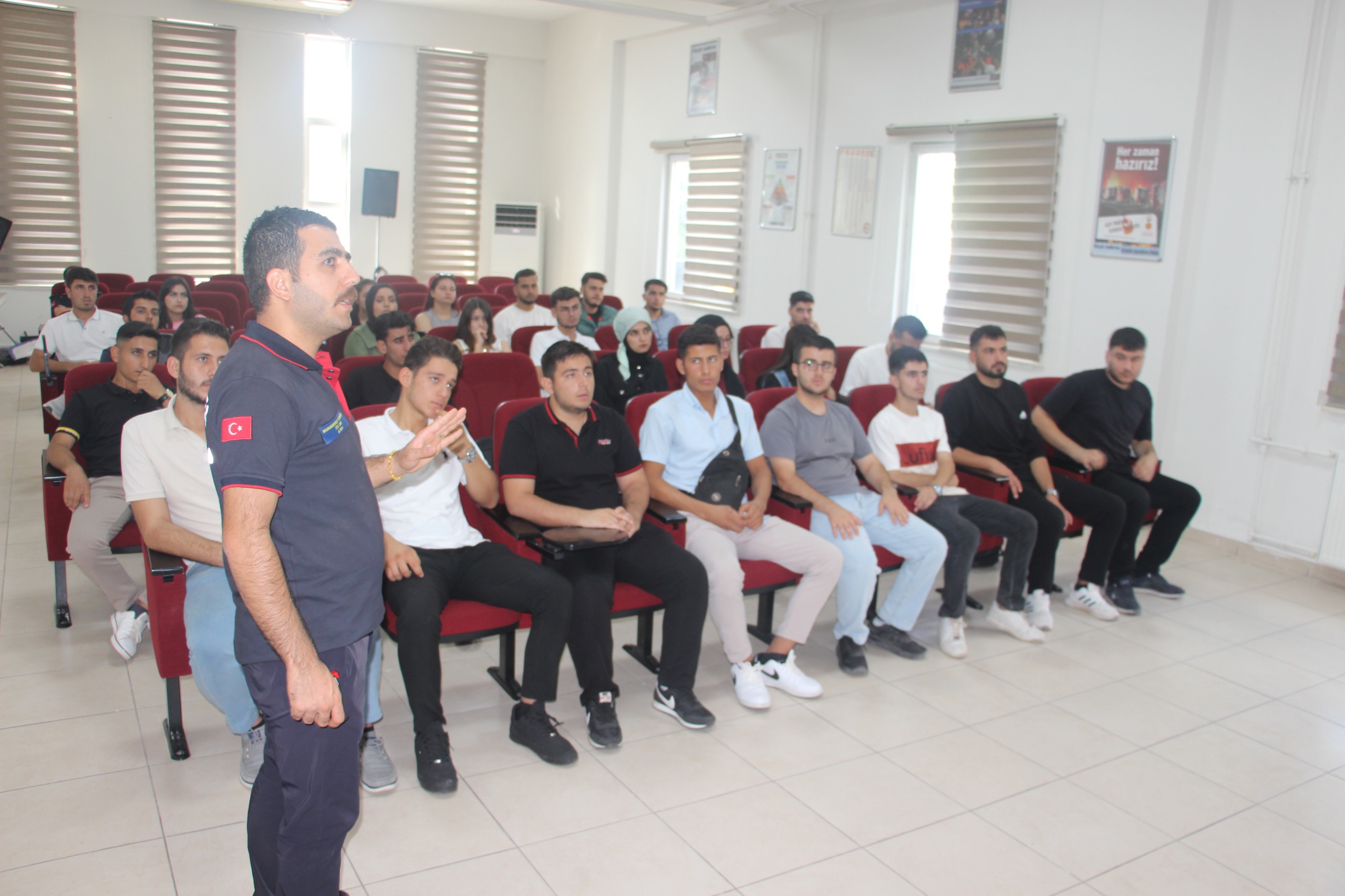 ŞANLIURFA BÜYÜKŞEHİR BELEDİYESİ İTFAİYE DAİRE BAŞKANLIĞINDA UYGULAMALI EĞİTİM GERÇEKLEŞTİRİLDİ.