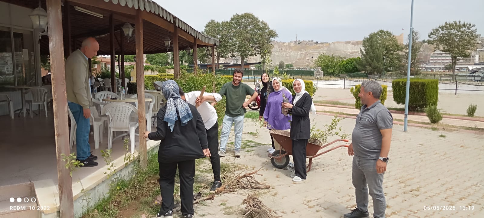 Öğrencilerimizin Fidan Dikme Etkinliği