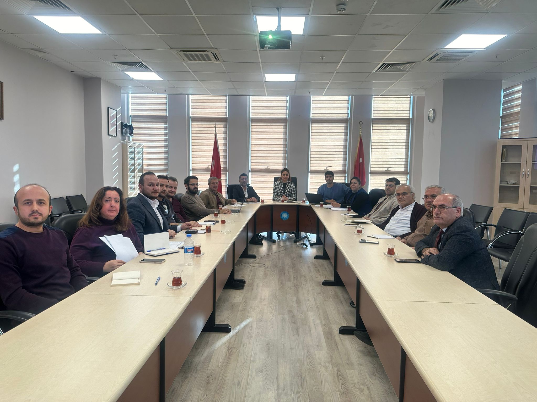 KALİTE YÖNETİM SİSTEMİ BELGELENDİRME ÇALIŞMALARI KAPSAMINDA RİSK ANALİZ RAPORLARININ GÜNCELLENMESİNE YÖNELİK BİLGİLENDİRME TOPLANTISI YAPILDI