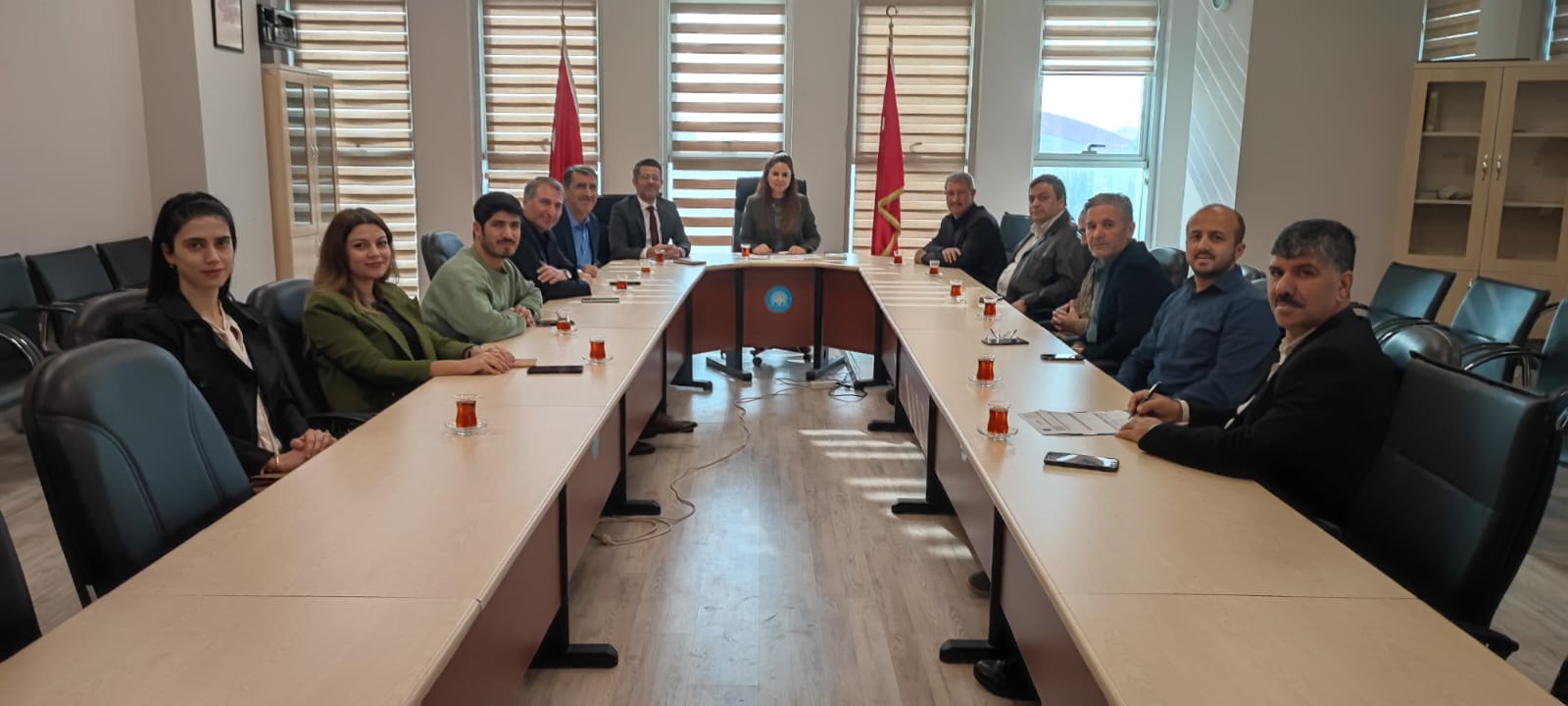 KAMU YÖNETİMİ BÖLÜMÜ ÖĞRETİM ELEMANLARIYLA TOPLANTI YAPILDI