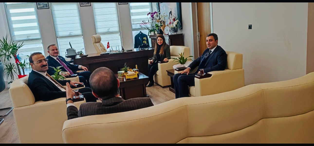REKTÖRÜMÜZ, ŞANLIURFA BÜYÜKŞEHİR BELEDİYE BAŞKAN VEKİLİ VE KARAKÖPRÜ BELEDİYE BAŞKAN VEKİLİNDEN FAKÜLTEMİZE ZİYARET